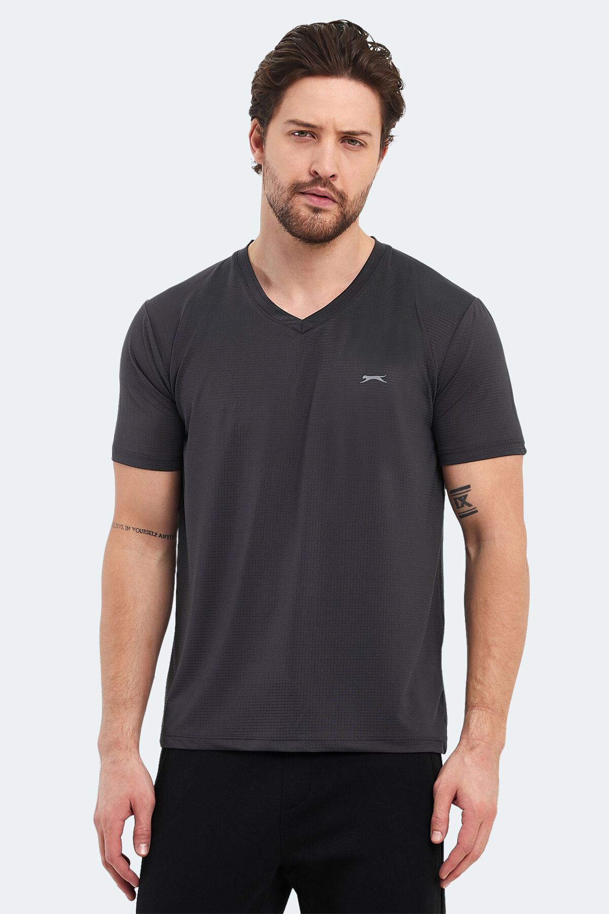 Slazenger KATRIINA Erkek V Yaka Koyu Gri Tişört