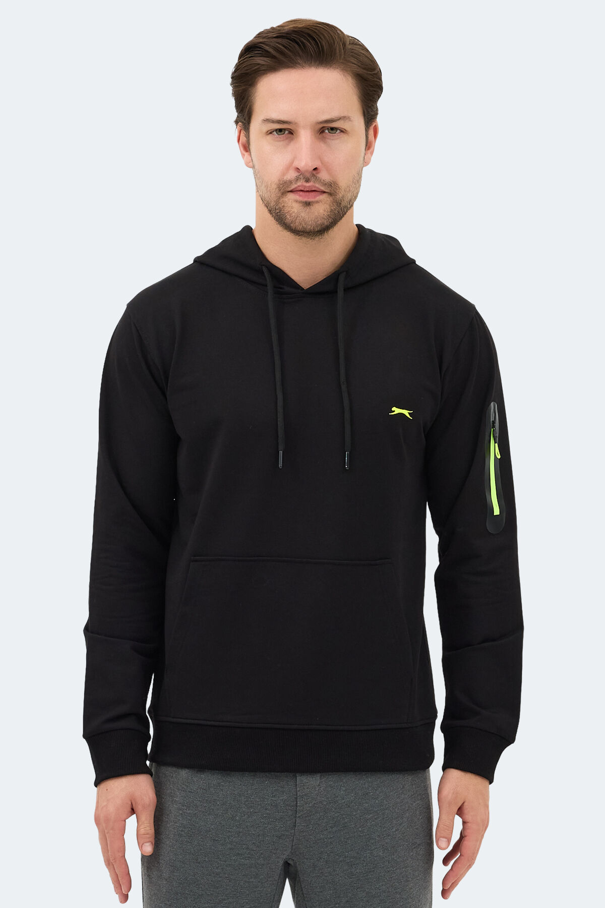 Slazenger OZZY IN Erkek Kanguru Cepli Kapüşonlu Siyah Sweatshırt