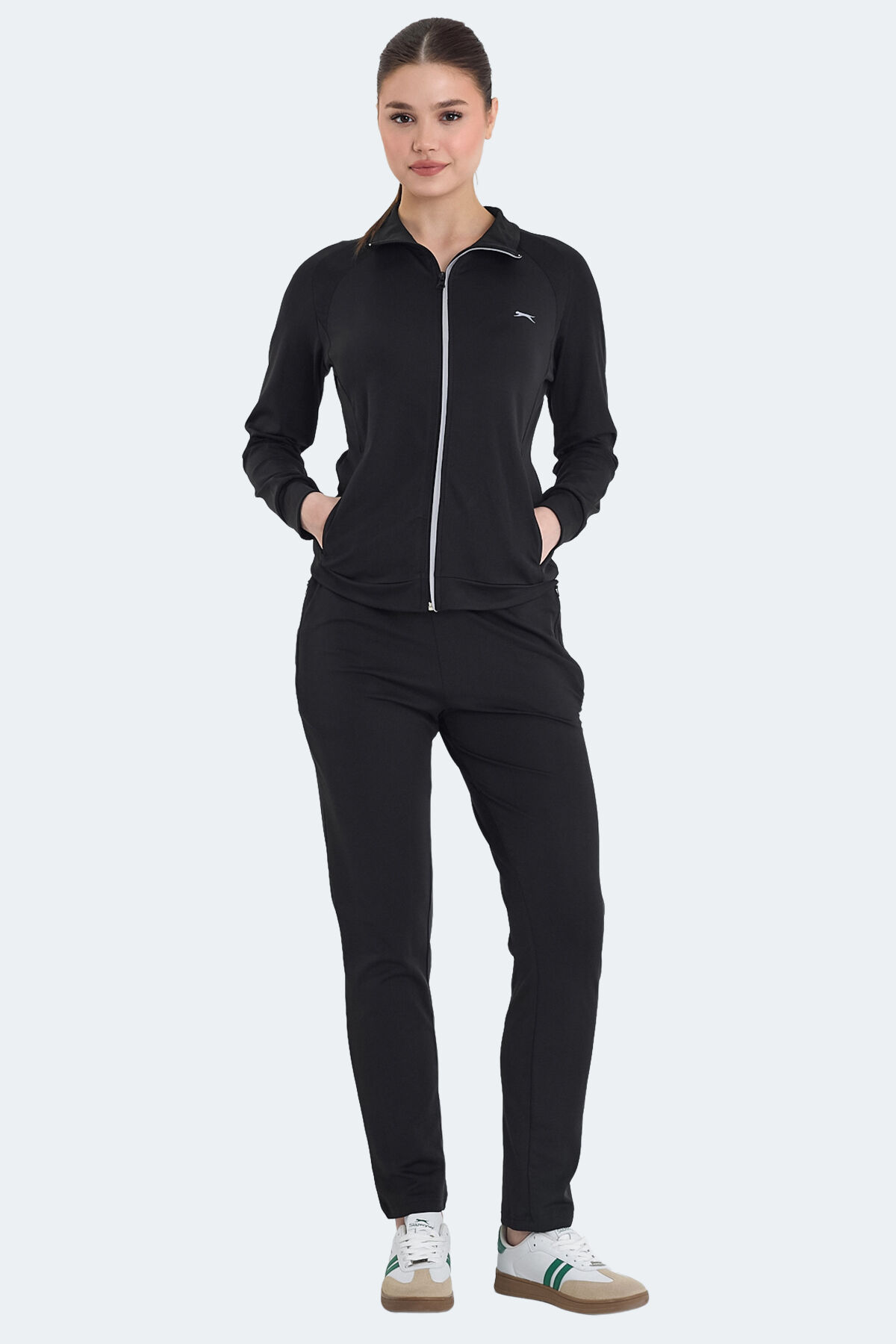 Slazenger REFER Kadın Fermuarlı Dik Yaka Cepli Siyah Eşofman Takımı