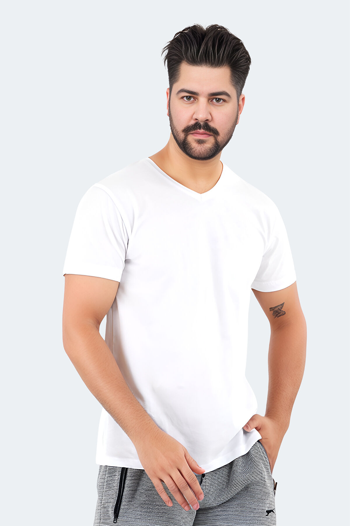 Slazenger SARGON KTN Büyük Beden Erkek V Yaka Beyaz Tişört